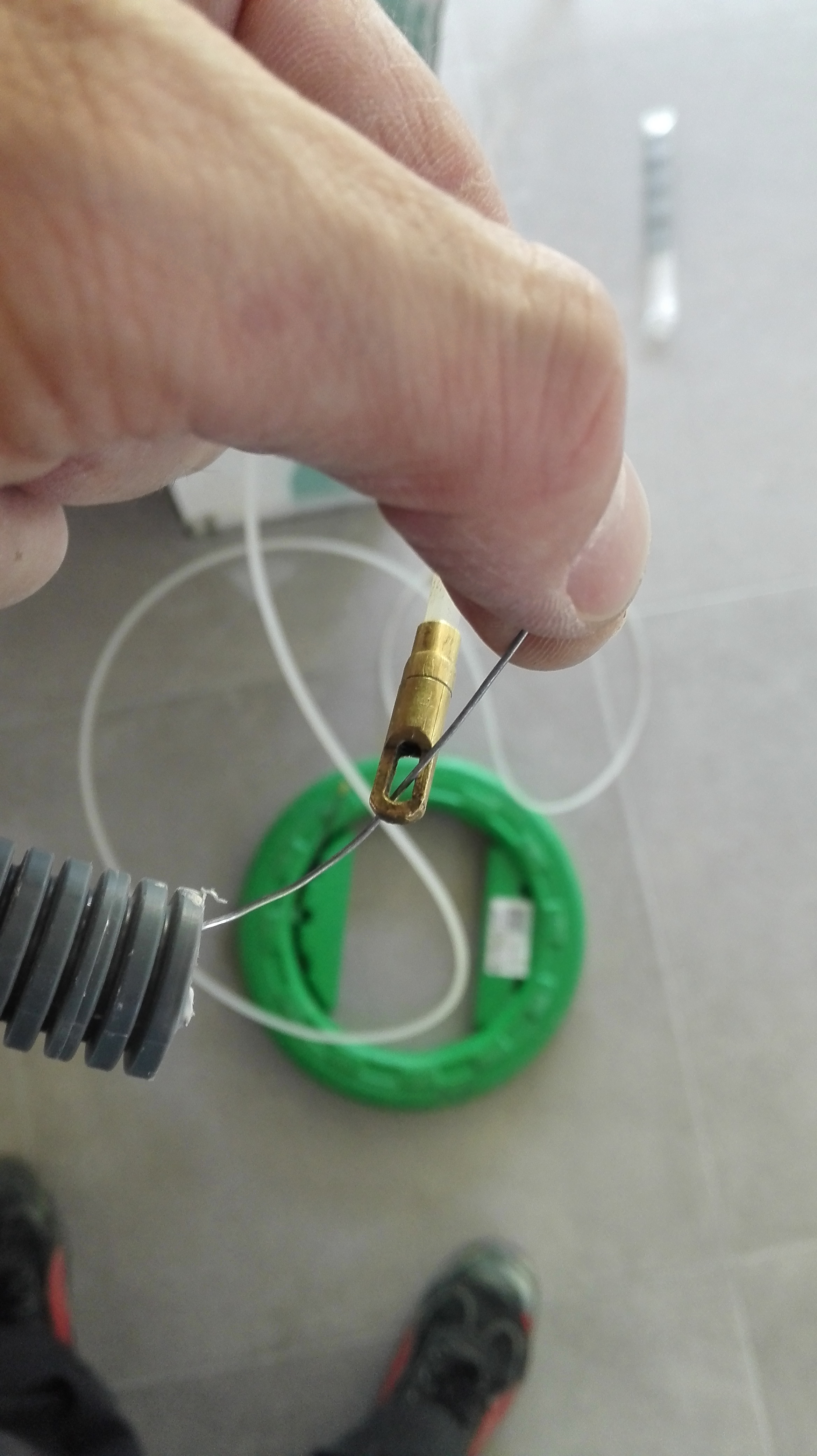 Comment faire passer des fils électriques dans une gaine ? - Blog 123elec